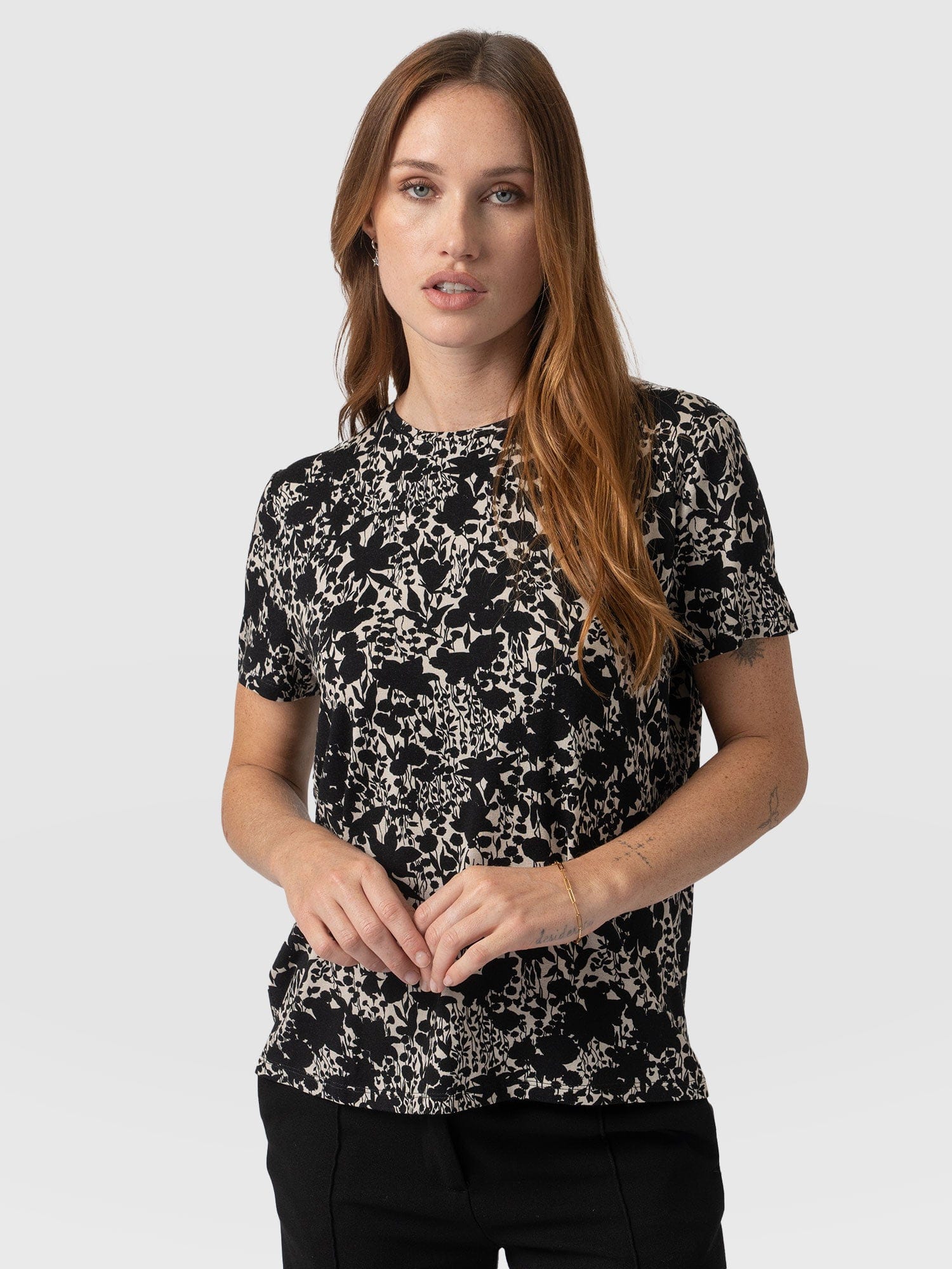Boyfriend Tee Black Cream Floral - Women's T-Shirts | Saint + Sofia® USA